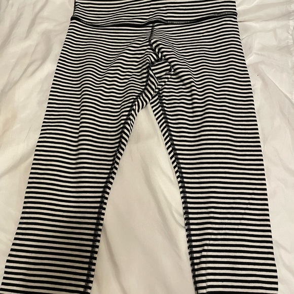 Lululemon Bold Striped COTTON The Under Crop Pants size 10 Large - Picture 3 of 7